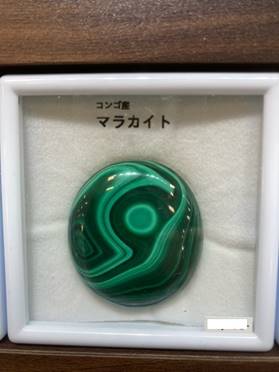 ����, ����, �d�q�����W, �e�[�u�� ���܂܂�Ă���摜

�����I�ɐ������ꂽ����