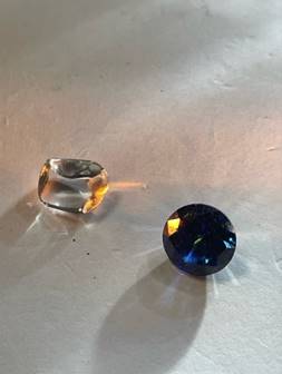 ����, ����, �K���X, �� ���܂܂�Ă���摜

�����I�ɐ������ꂽ����